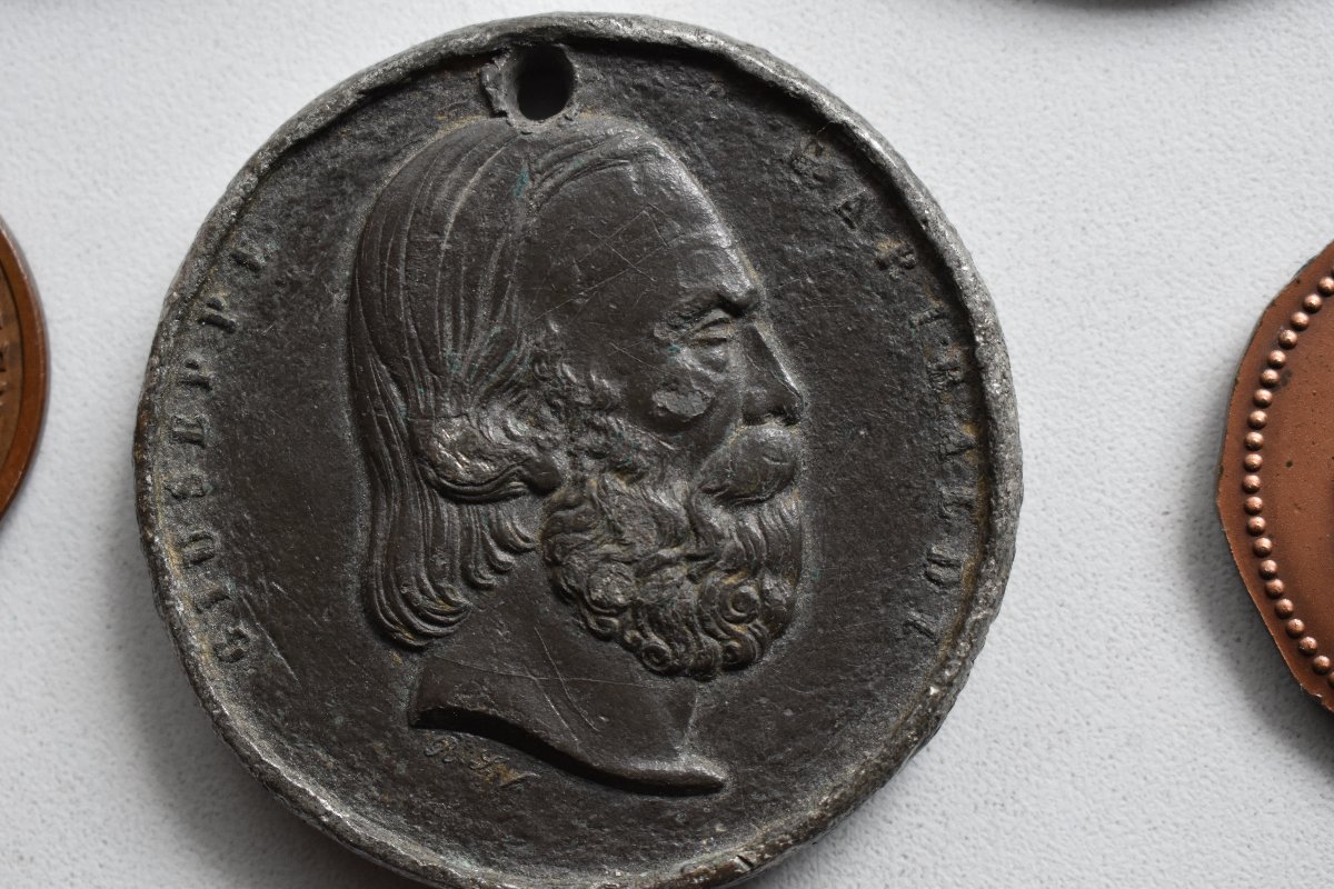 Italian-Garibaldi-Medale-And-Medalion